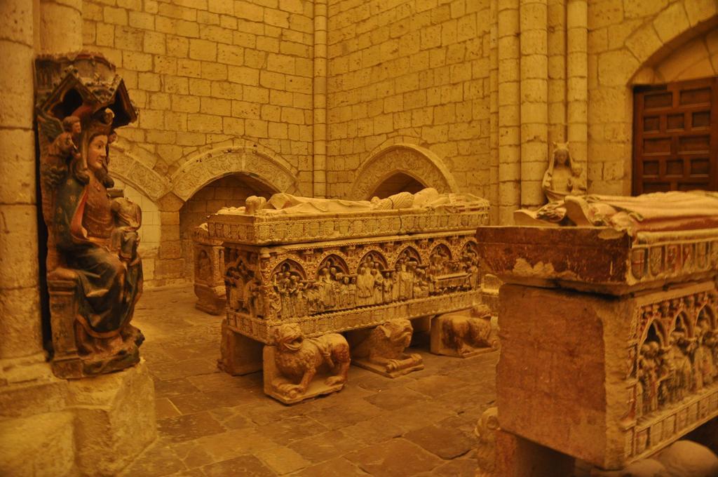 Las Cantigas Villalcázar de Sirga Екстериор снимка